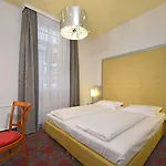 Celler Hof Отель
